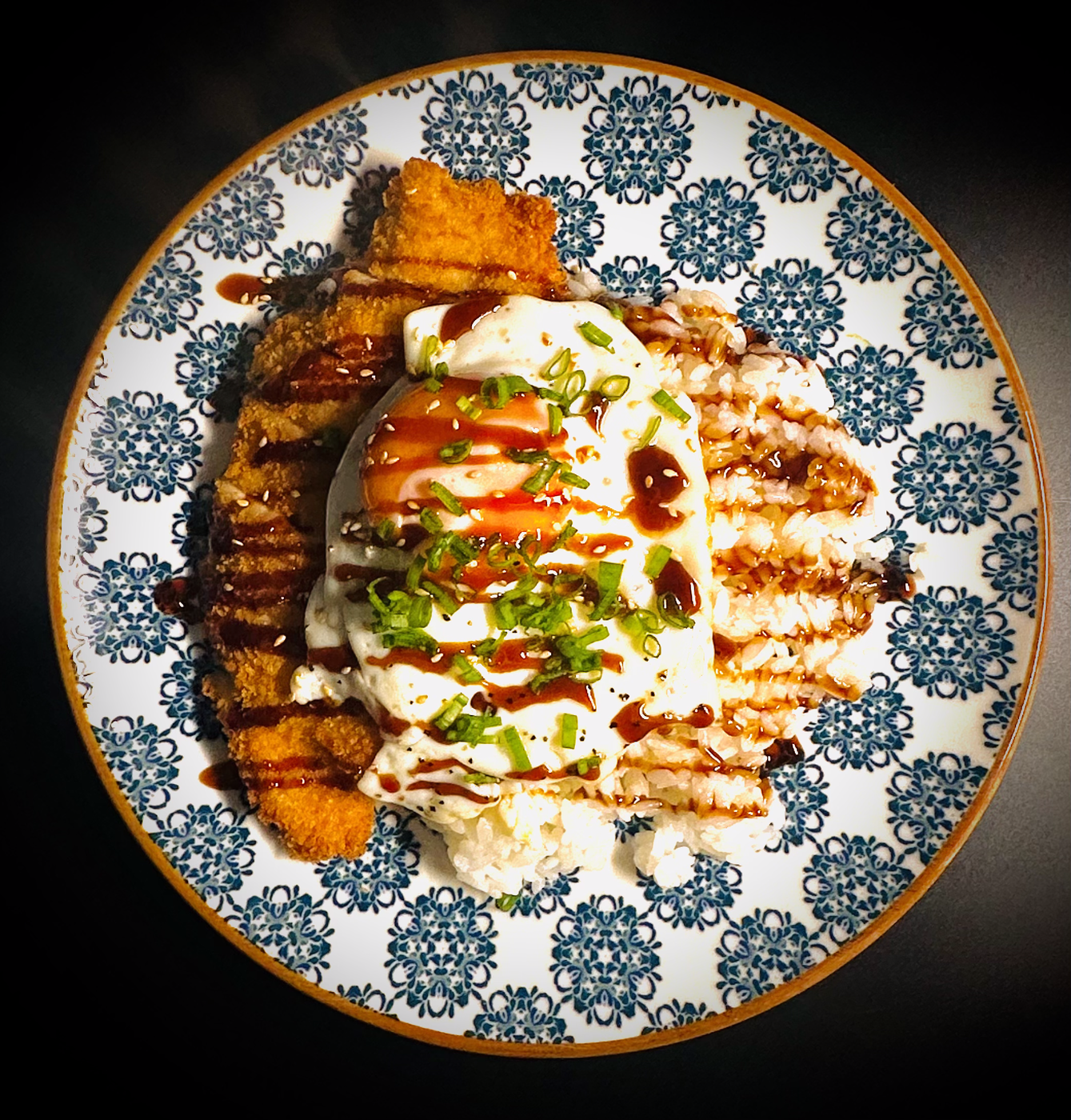 Шницель куриный с рисом и яйцом