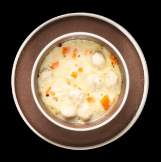 Сливочный супчик с куриными фрикадель.