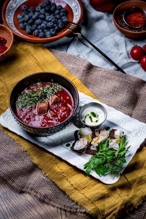 Борщ с говядиной и салом