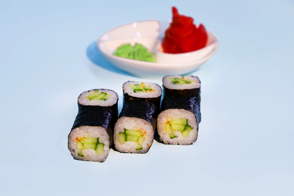 Ролл с огурцом