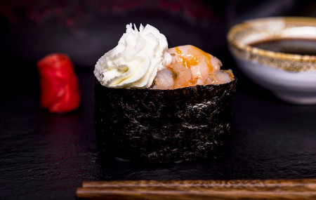 Суши "Сырная креветка"