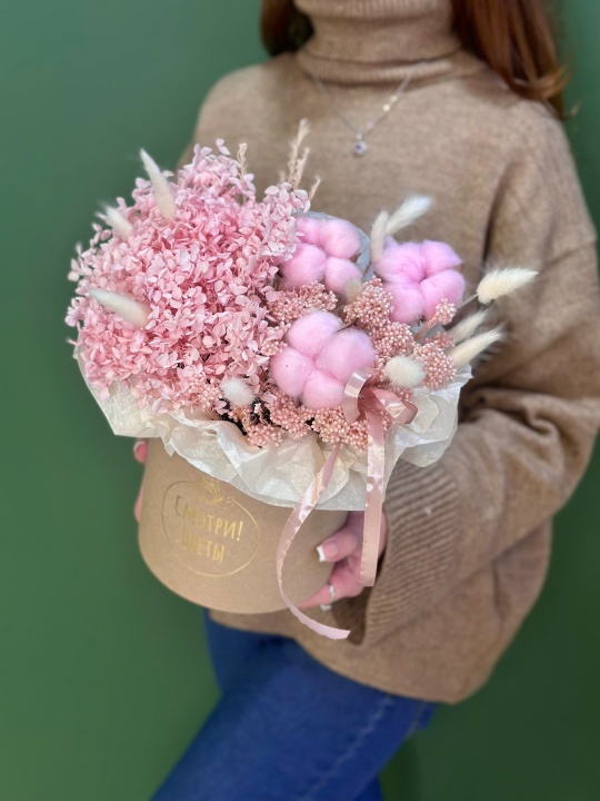 Коробочка со стабилизированной гортензией ,озотамнусом и хлопком