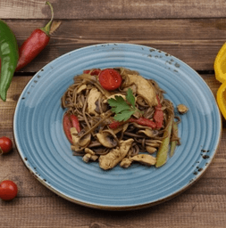 Гречневая лапша с курицей