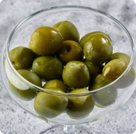 Зеленые оливки