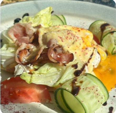 Вафля с беконом сырная