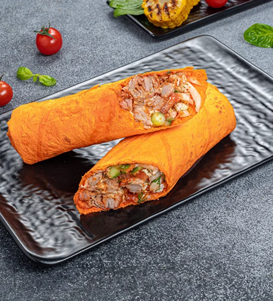 Шаурма куриная в сырном лаваше
