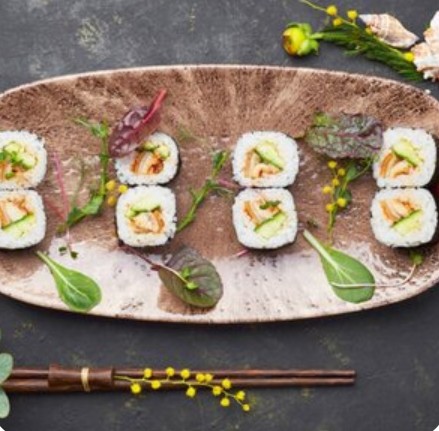 Маки с угрем и огурцом