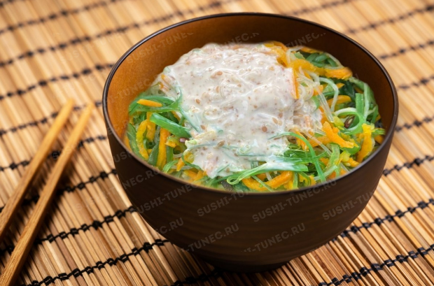 Салат с Фунчозой и чукой