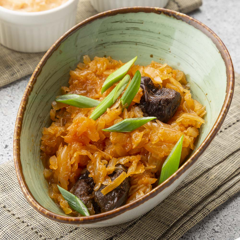 Тушеная квашенная капуста