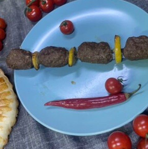 Люля-кебаб из говядины с лимоном