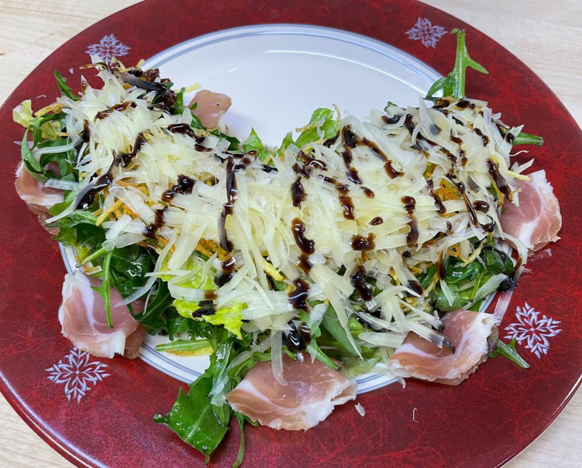 Салат с вяленым мясом