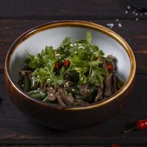 Говядина с зеленой фасолью