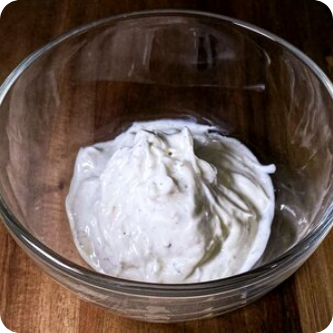 Сметанно-чесночный соус