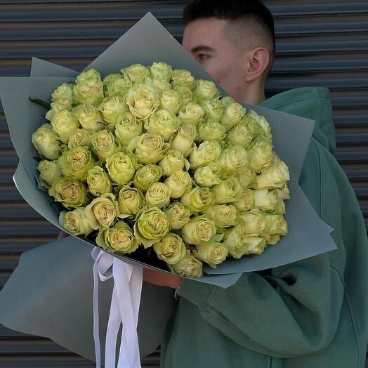 51 белая Роза пышный букет доставка роз