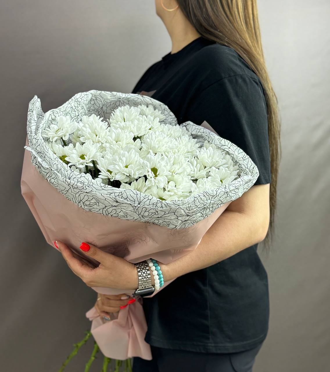 Букет из 9 белых кустовых хризантем