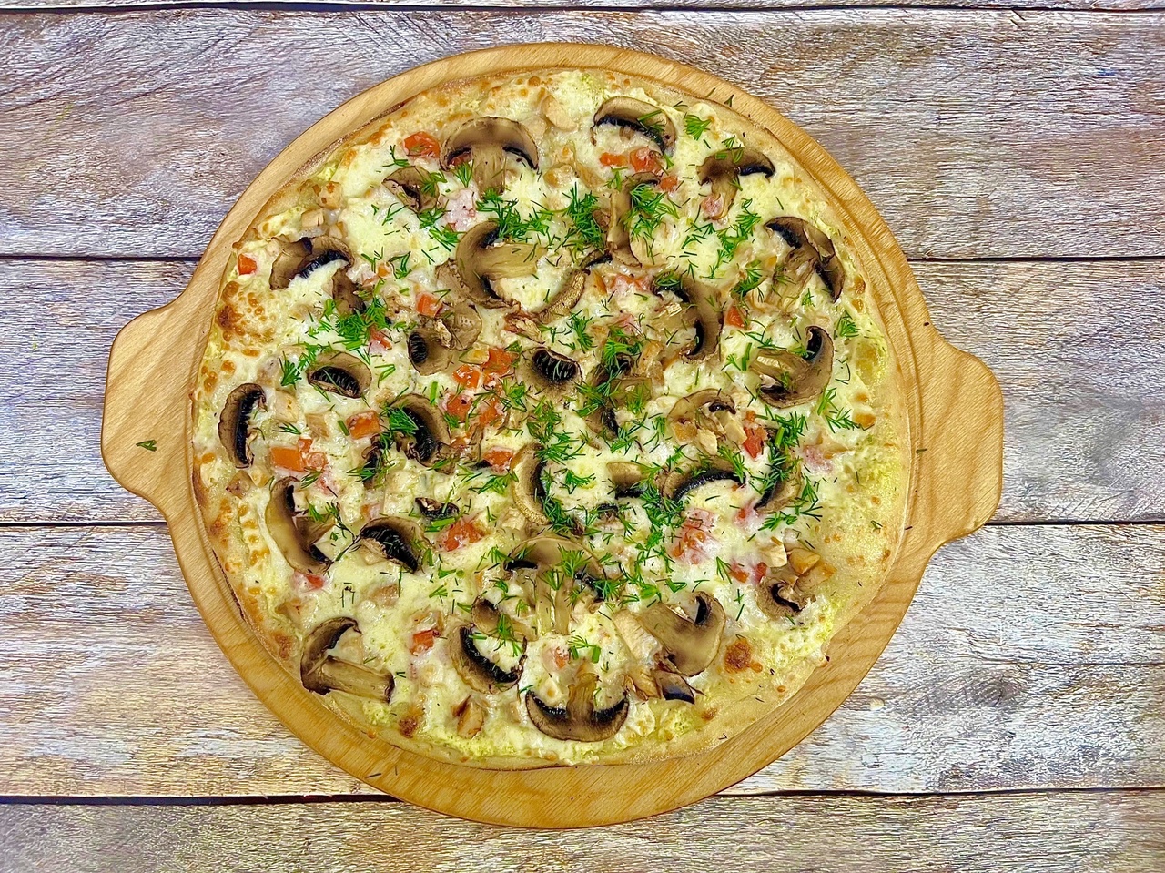 С курицей и грибами 23см