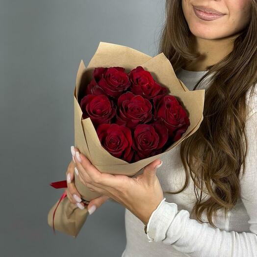 7 Бордовых роз