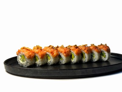 Ролл с тартаром из копченого лосося 