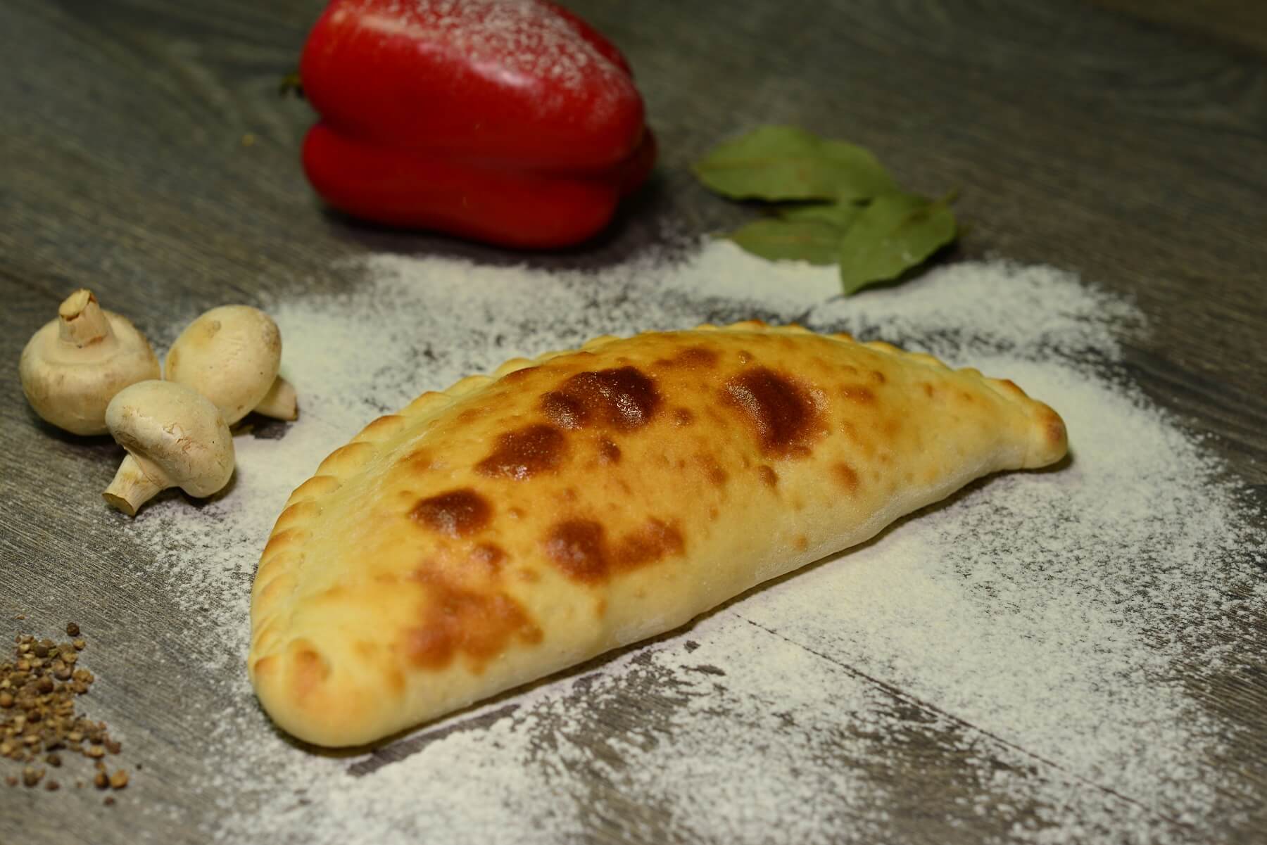 Пицца Кальцоне «4 сыра». 300гр.
