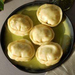 Манты с индейкой и зеленью 5 шт