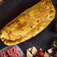 Кальцоне с Охотничьими колбасками