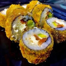 Жареный ролл с креветкой