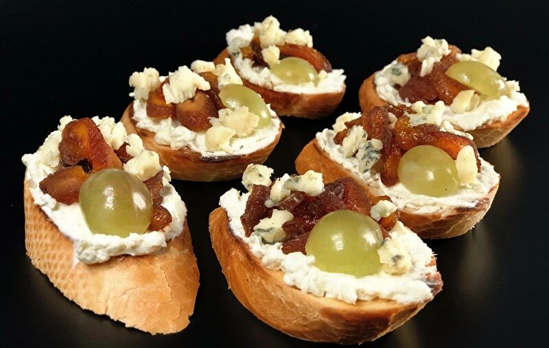 Брускетты с «шоколадной» курагой 6 шт.