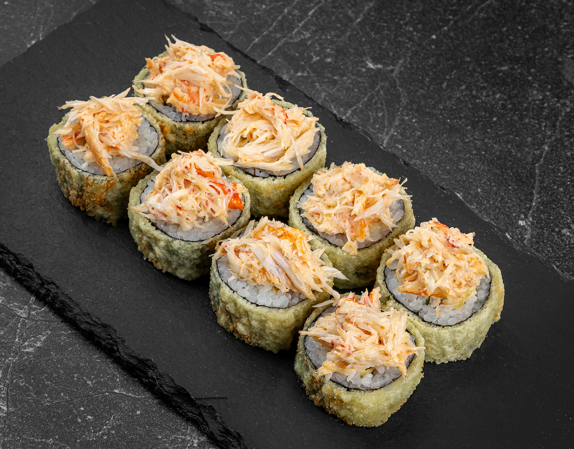 Темпурный ролл с крабом и тамаго