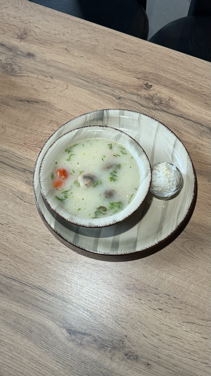 Том Кха с курочкой