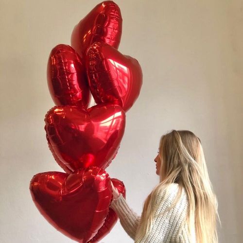 7 красных сердец