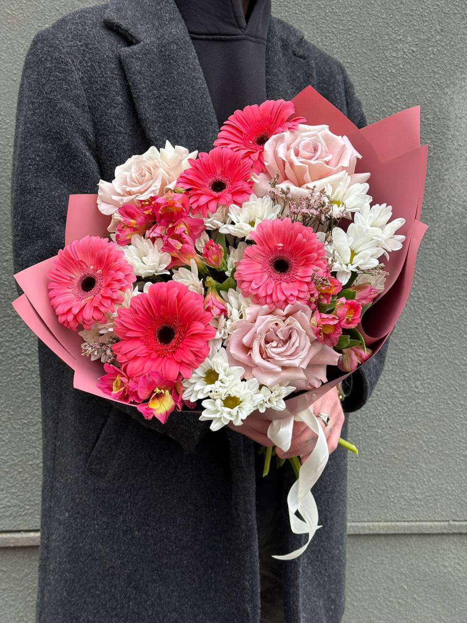 Букет c герберами и кустовой хризантемой