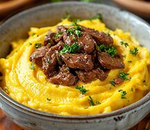 Куриная печень с картофельным пюре