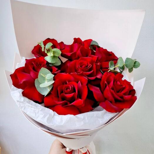 Букет «Французский шик» из французских роз и эвкалипта