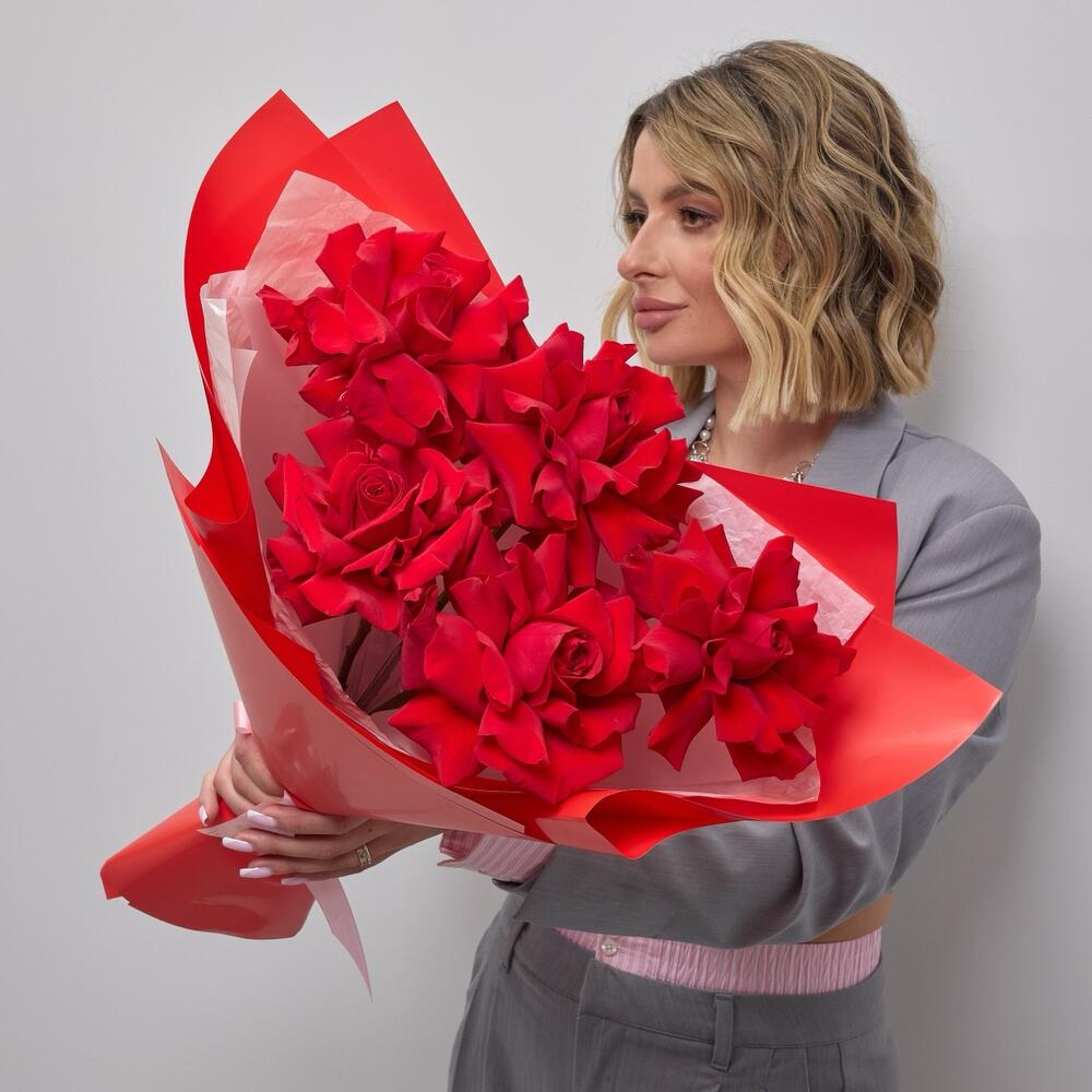 Мини букет из 5 красных французских роз