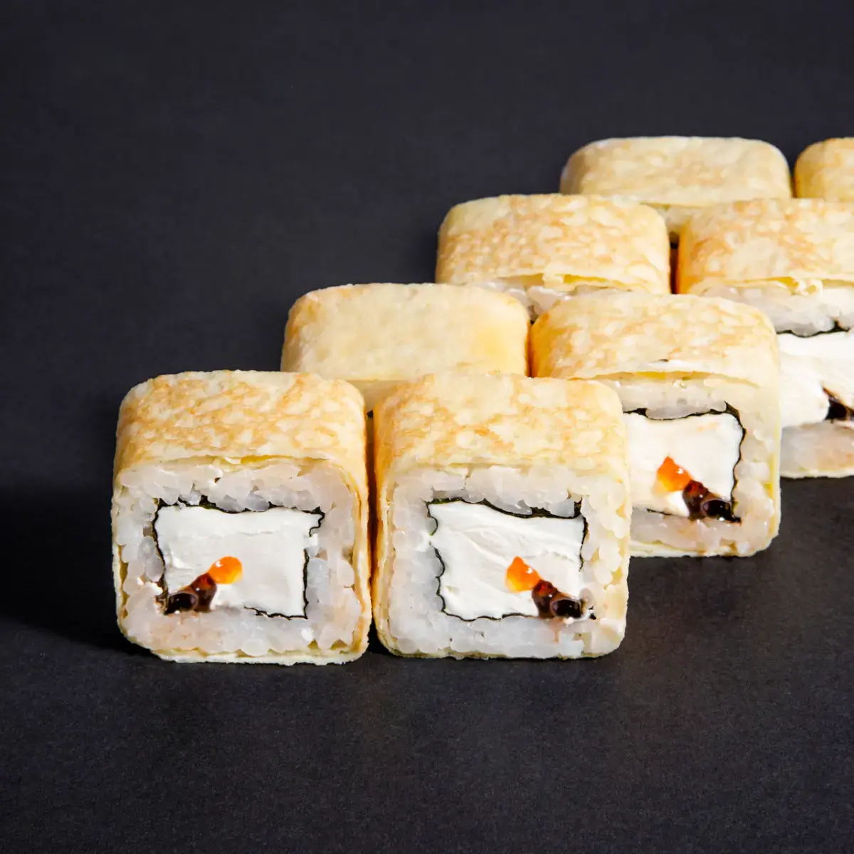 Ролл Чакин с икрой