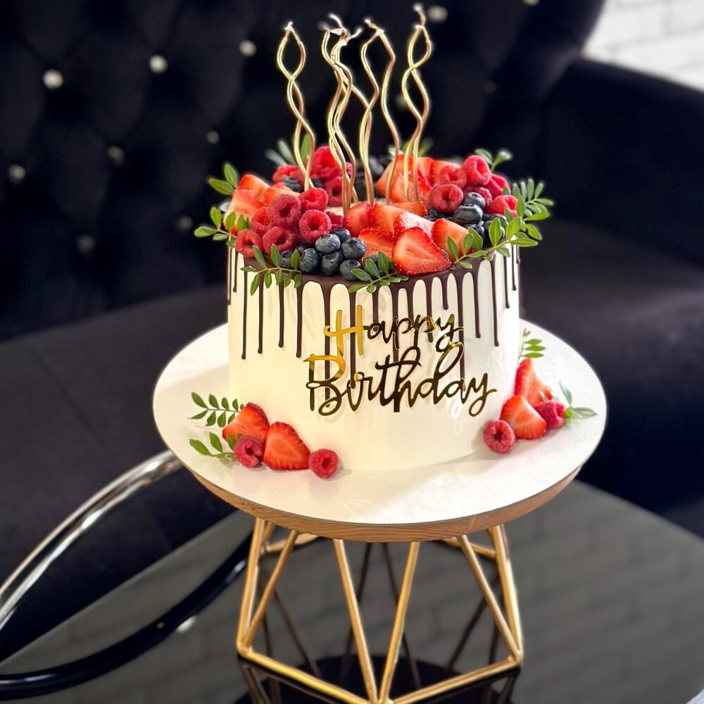 Торт ХИТ продаж дизайн любой (красный бархат)