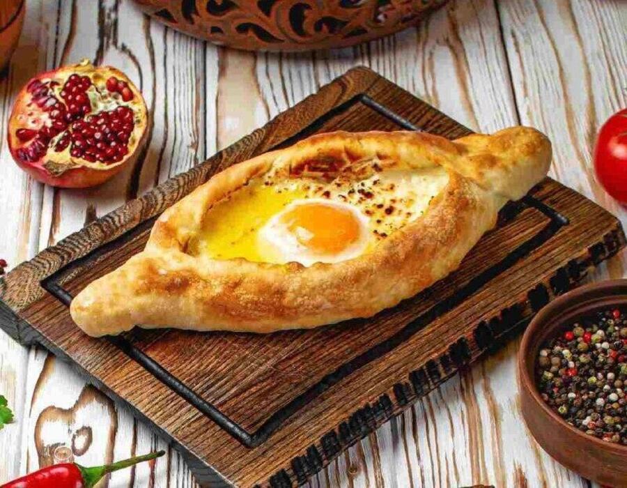 Хачапури по-аджарски