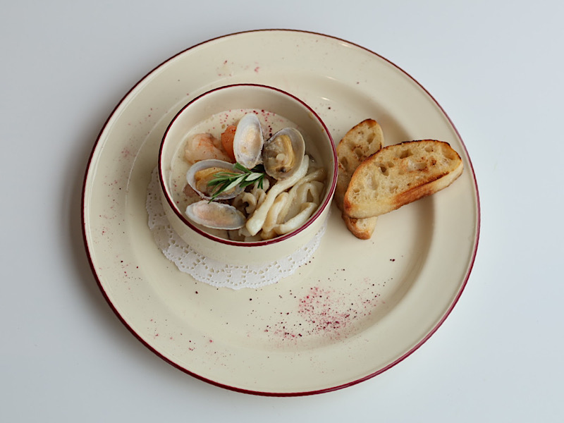 Морепродукты в сливочном соусе
