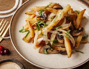 Жаренный картофель с грибами