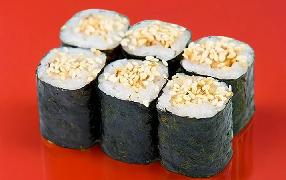 Ролл маки спайси угорь