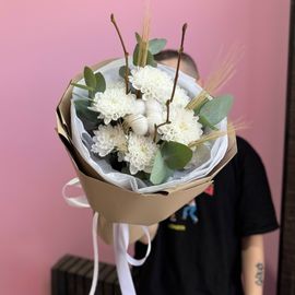 Комплимент из хризантемы с хлопком