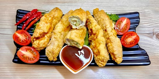 Сырные рулетики с беконом.