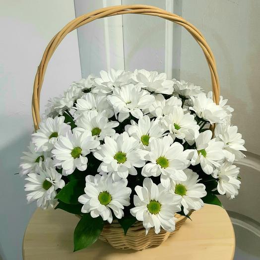 Корзинка с ромашками