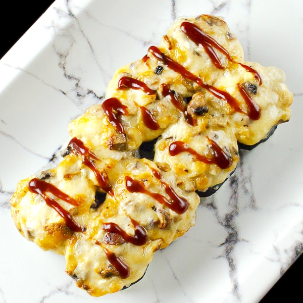 Запеченный ролл с шампиньонами