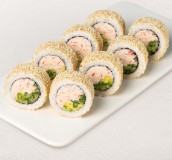 Ролл Калифорния в кунжуте