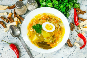 Куриный суп с яйцом