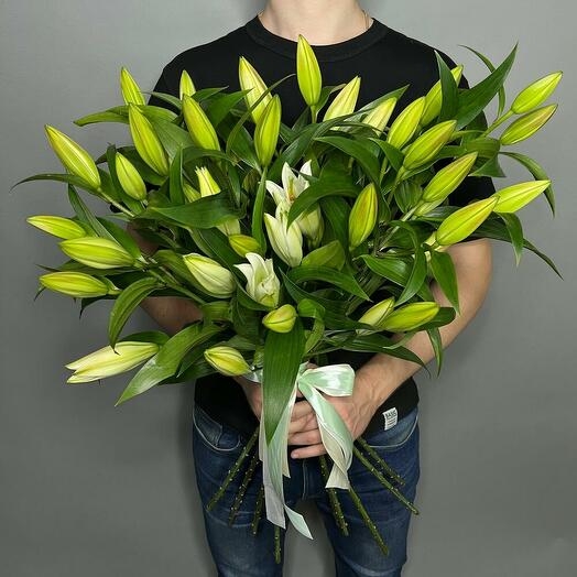 9 лилий белых