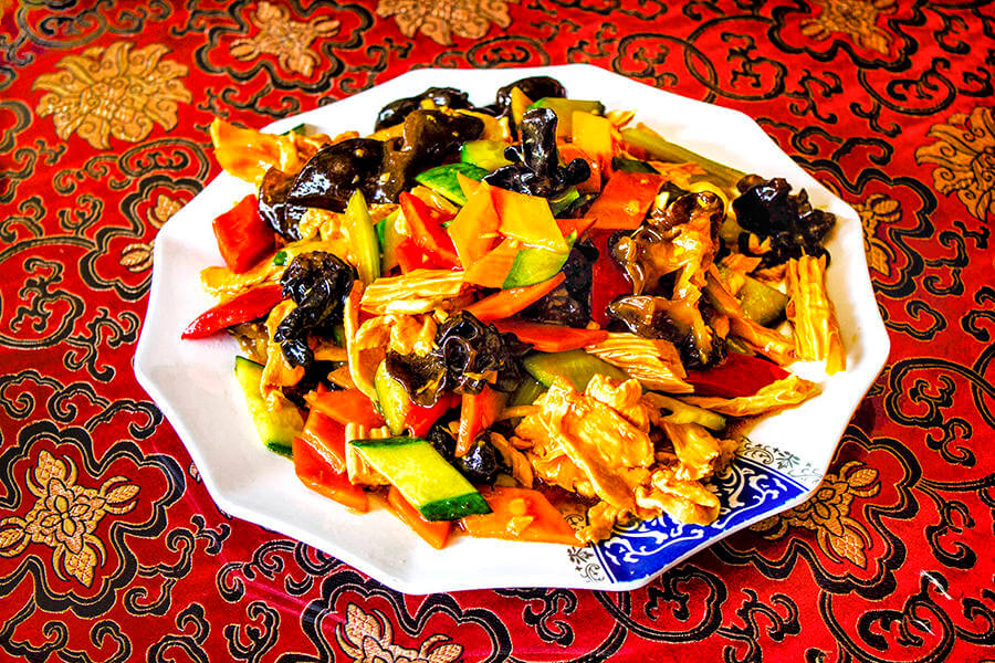 440 Соевая спаржа с овощами и курицей