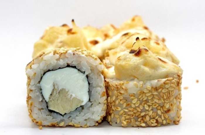 Запеченный ролл "с ананасом"