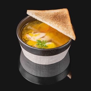 Суп куриный с лапшой и курицей гриль
